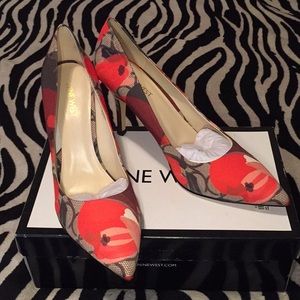 Nine West Graphic Printed Pump